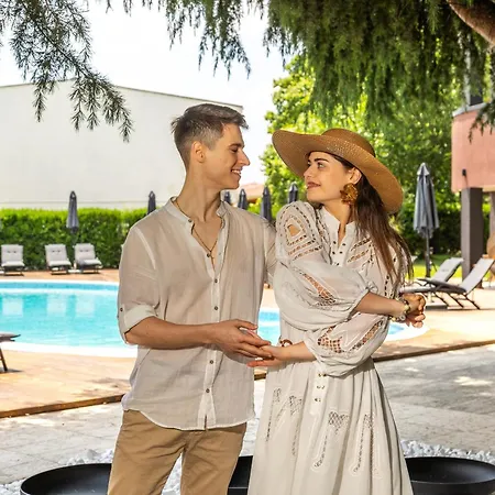 Noma Boutique - Adults Only 5*